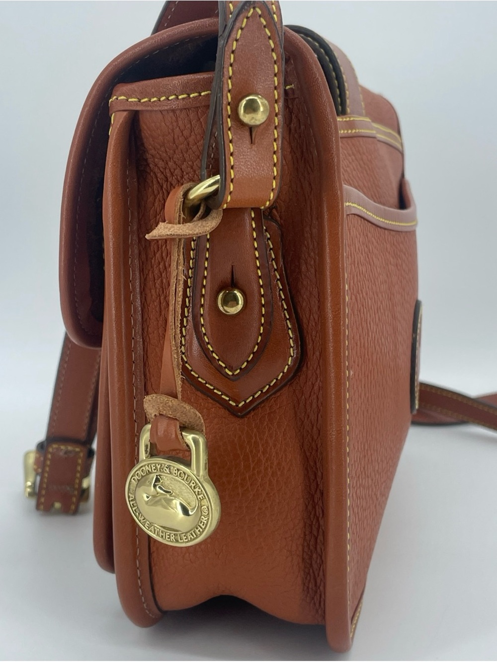 Vtg Dooney & Bourke Tan Leather Crossbody Pocket  Equestrian Bag Model R125 - Picture 5 of 16